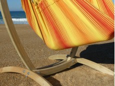hamac-chaise jaune support bois