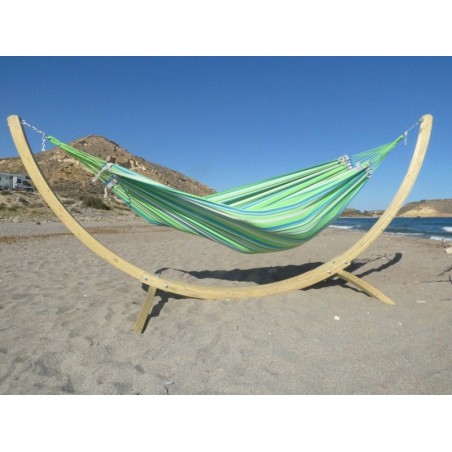 hamac XL vert sur pied de hamac sur fond noir