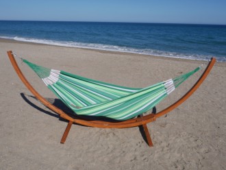 hamac sur pied vert