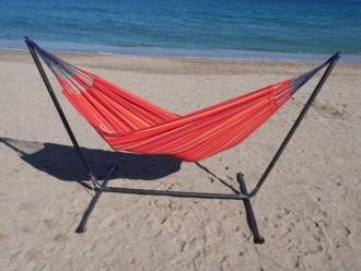 hamac a la plage rouge