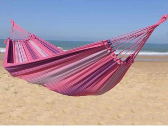 Hamac rose à la plage