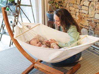 Hamac bebe avec support Cayuquito, bébé avec sa mère dans une maison profiter de son hamac