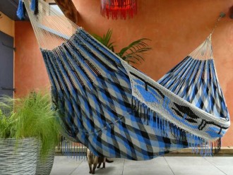 WAYUU Azul real, negro, gris.