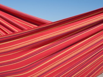 toile hamac chaise rouge