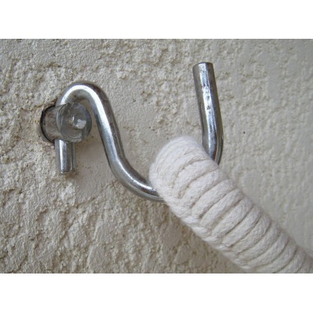 Fixation scellee pour hamac