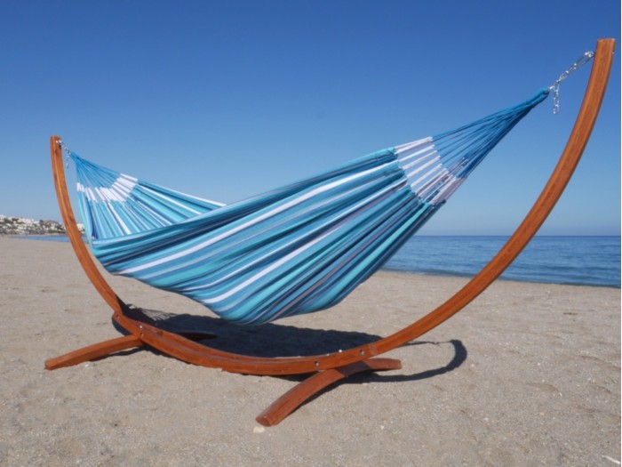 HAMAC AZUL EN LA PLAYA