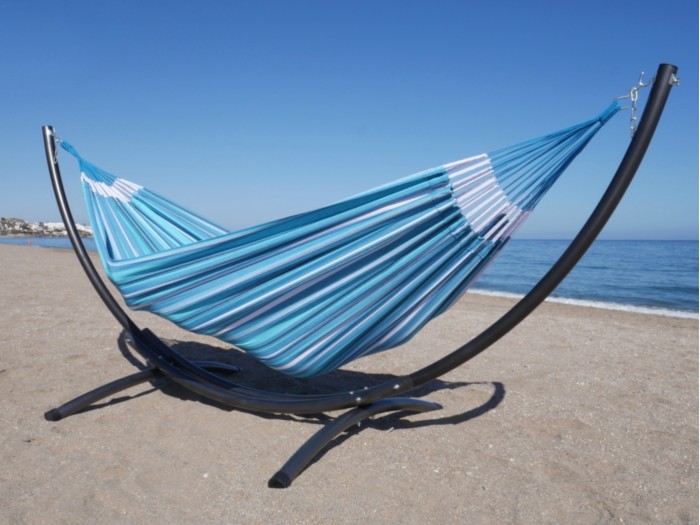 hamac bleu sur pied