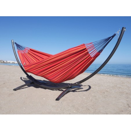 hamac rouge sur la plage