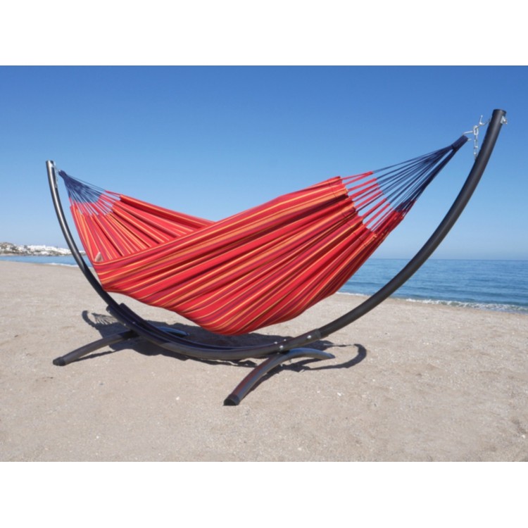 hamac rouge sur la plage