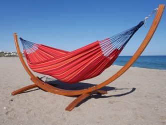 hamac rouge sur pied