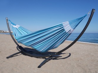 hamac bleu sur pied