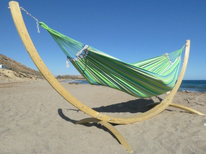 hamac sur pied bois vert