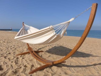 HAMAC ECRU AVEC SUPPORT MARRON