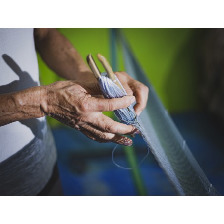 Artisan mexicain fabriquant un hamac