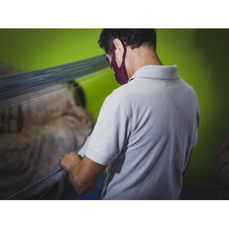 Artisan mexicain fabriquant un hamac