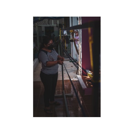 Artisan mexicain fabriquant un hamac