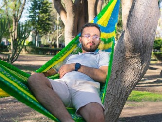 Homme dans hamac mexicain XXL vert multicolore