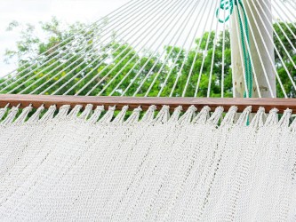 Plan de détail de la barre en bois d'un hamac super géant en écru