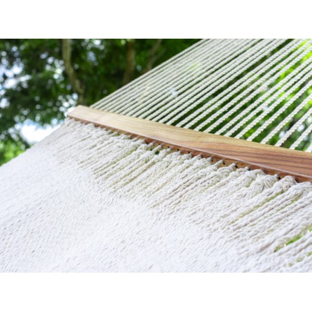 Barre en bois d'un hamac super géant en écru