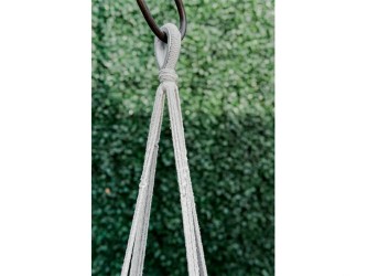 Corde solide et nœuds artisanaux pour suspension sécurisée