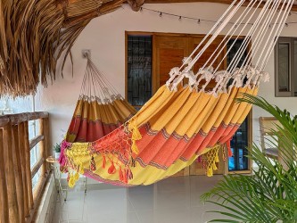 Hamac vénézuélien de luxe suspendu sur une terrasse