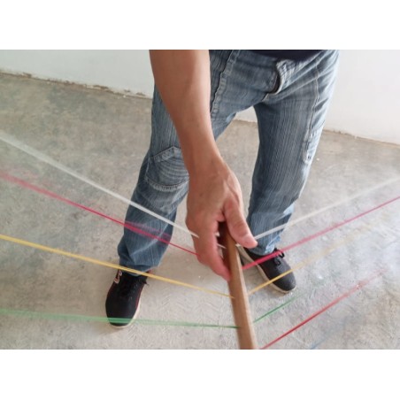 Artisan au travail fabriquant un hamac vénézuélien