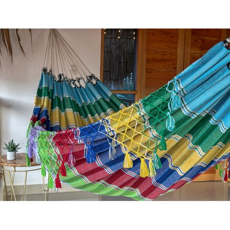 Superbe hamac fait main du Venezuela, parfait pour se détendre en intérieur ou sous une terrasse