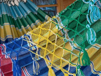 Finitions soignées du hamac vénézuélien, nouées à la main pour une solidité optimale