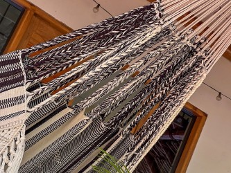 Cordes solides et finitions artisanales d’un hamac colombien