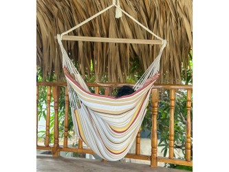 Zoom sur le tissu en coton recyclé du hamac chaise XXL, teintes naturelles