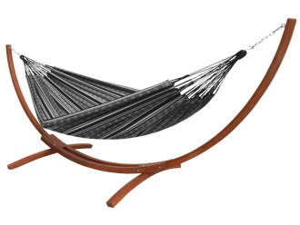Hamac polygone noir XL avec support en bois meleze sur fond blanc