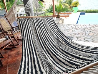 Détail de l’anneau de suspension en macramé du hamac Nicaragua, garantissant solidité et finition artisanale de qualité