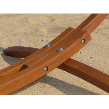 Zoom sur le support hamac en bois latino XL