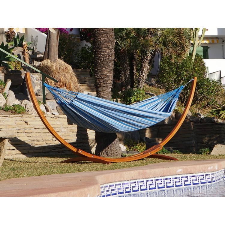 Hamac sur pied en bois XL hamac Poligono Turquoise  environnement tropical