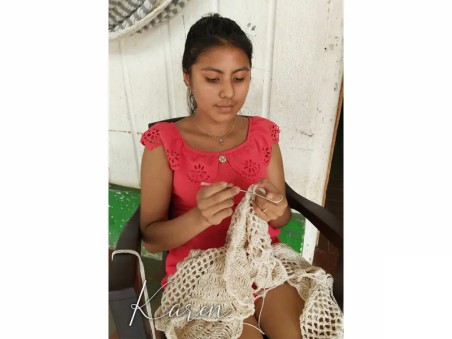 Artisane de hamacs nicaraguayens