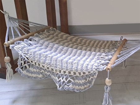 Hamac pour chat écru/gris perlé avec support en bois suspendue