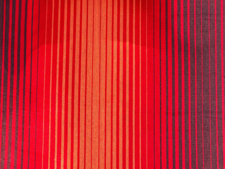Zoom toile de hamac à rayures rouges
