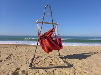 Hamac chaise Barbacoa XL avec support en metal Soledad au bord de la mer