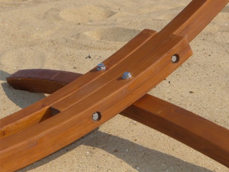 Zoom sur le support hamac en bois latino XL