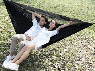Hamac léger et confortable pour des moments de détente à deux en extérieur