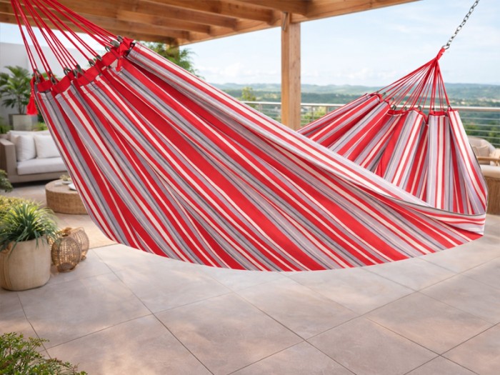 Hamac CARIBE L Osiris sur une terrasse, rayures rouges et gris