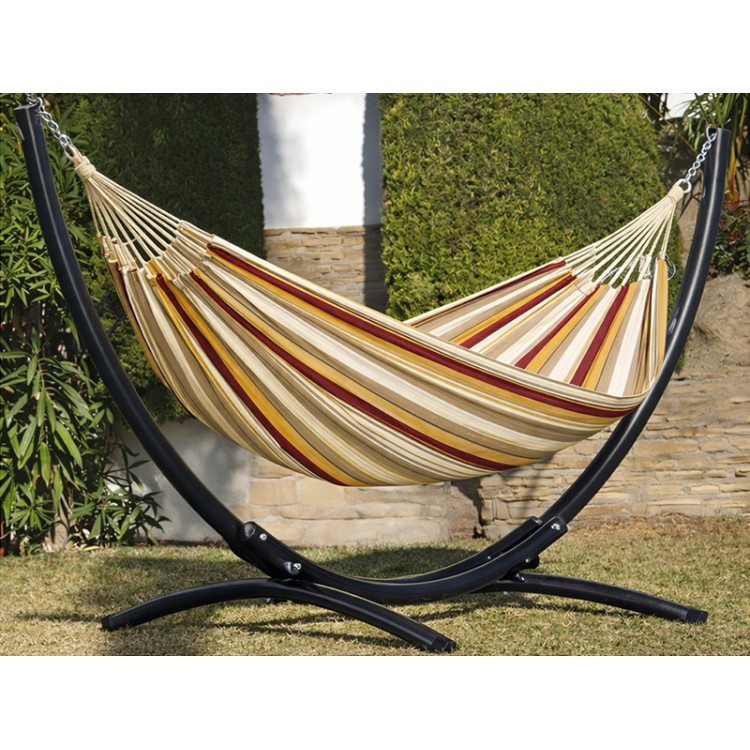 Hamac sur pied Azteka XL Elisa dans un beau jardin