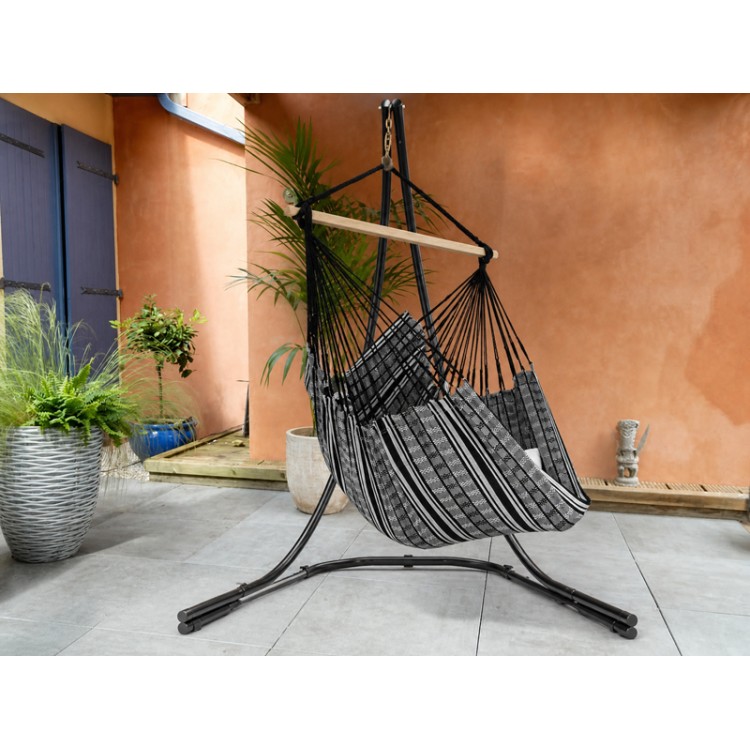 Chaise hamac POLIGONO Noir XL sur une terrasse tropical