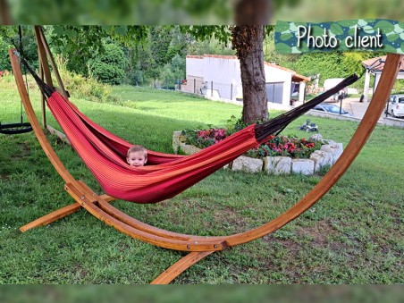 Photo de client un enfant dans Hamac sur pied Latino XL Barbacoa située dans le jardin