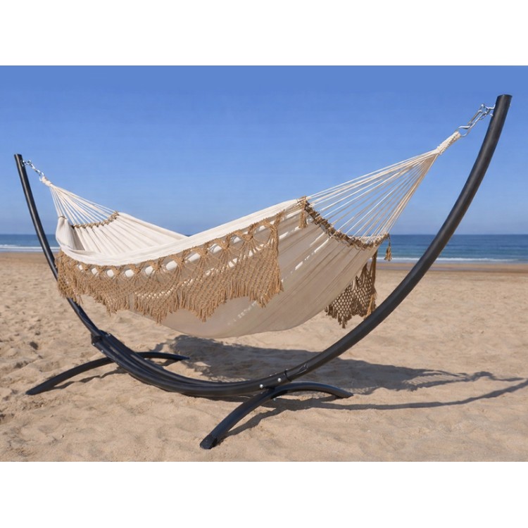 Hamac sur pied Azteka XXL Priscilia Moka au bord de la mer