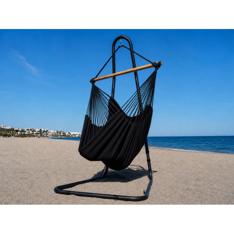 Hamac chaise Noire avec support Soledad au bord de la mer