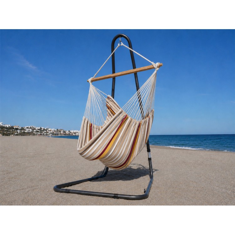 Hamac chaise Elisa XXL support Soledad situé en bord de mer