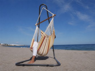 Hamac chaise Elisa XXL support Soledad situé en bord de mer