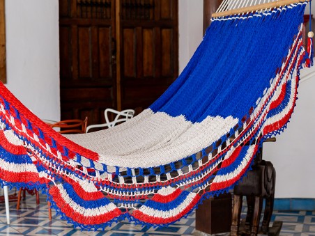 Détail du tissage et des franges artisanales du hamac Francia