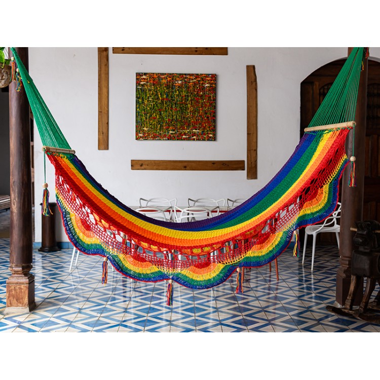Hamac à barre L Pride multicolore en coton, fabriqué artisanalement au Nicaragua